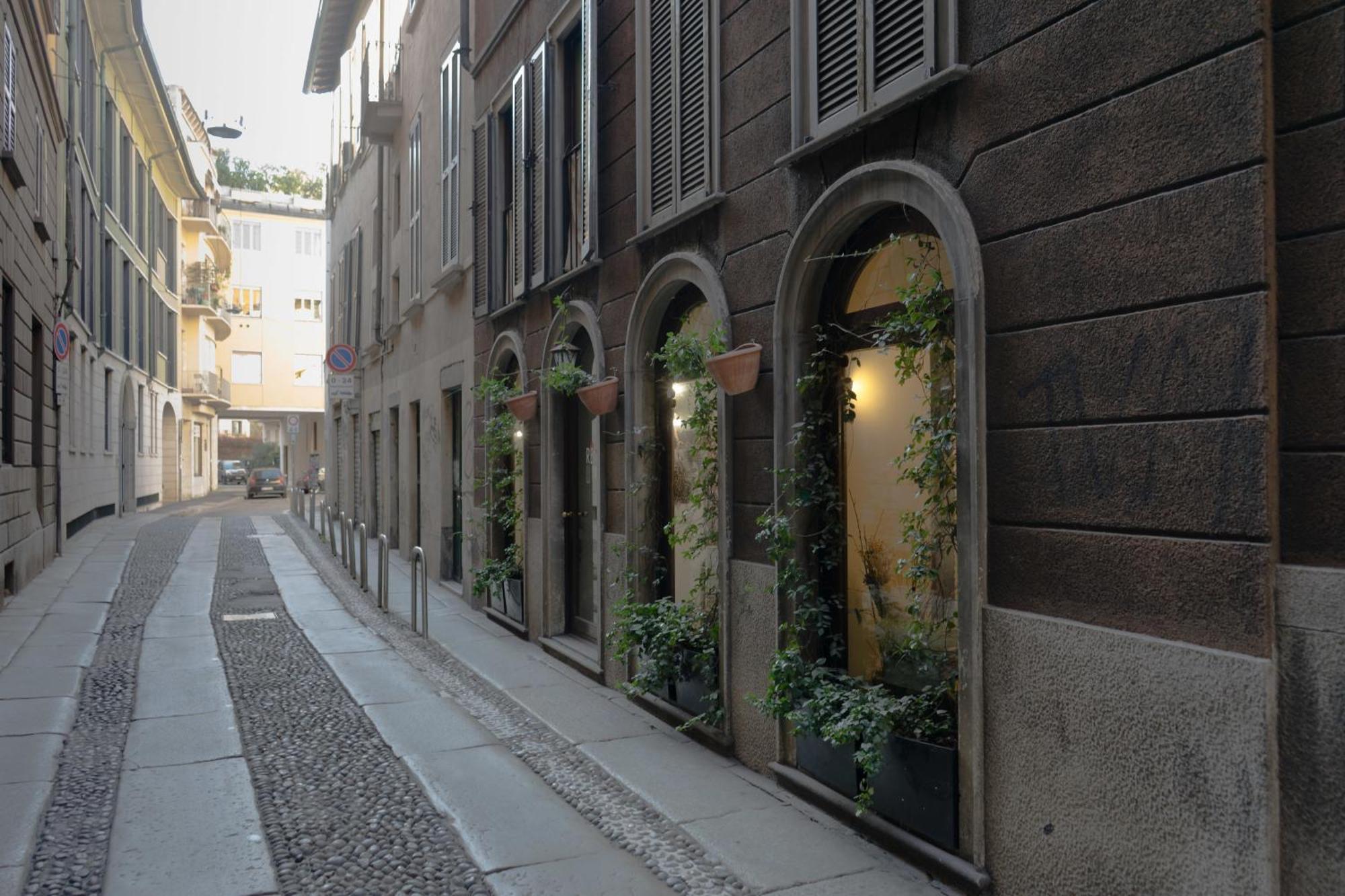 Disciplini Apartment A 5 Min Dal Duomo Milaan Buitenkant foto