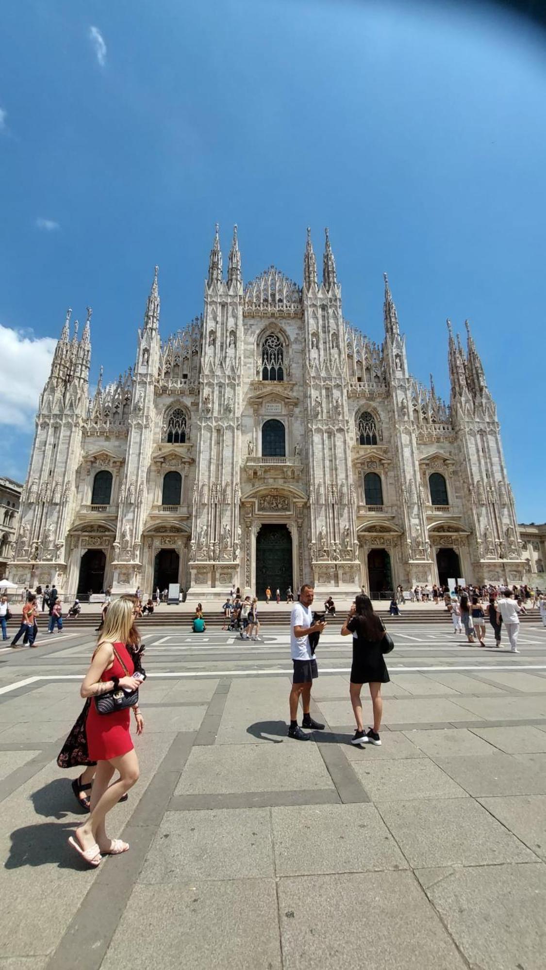 Disciplini Apartment A 5 Min Dal Duomo Milaan Buitenkant foto